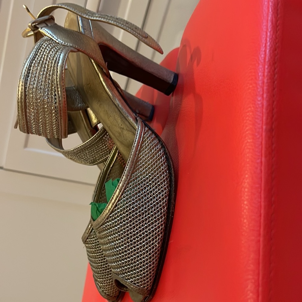 louis Vuitton heels - Picture 2 of 7